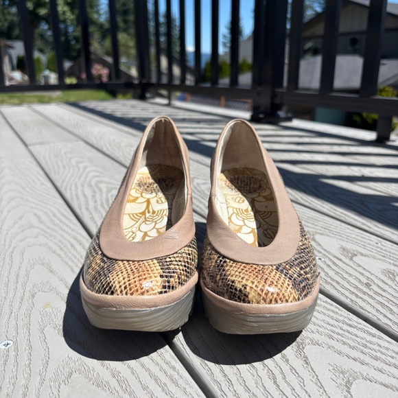 Fly London Snake Print Suede Leather Two Toned Wedge Shoes Women's Size 6.5-7 - Picture 5 of 10